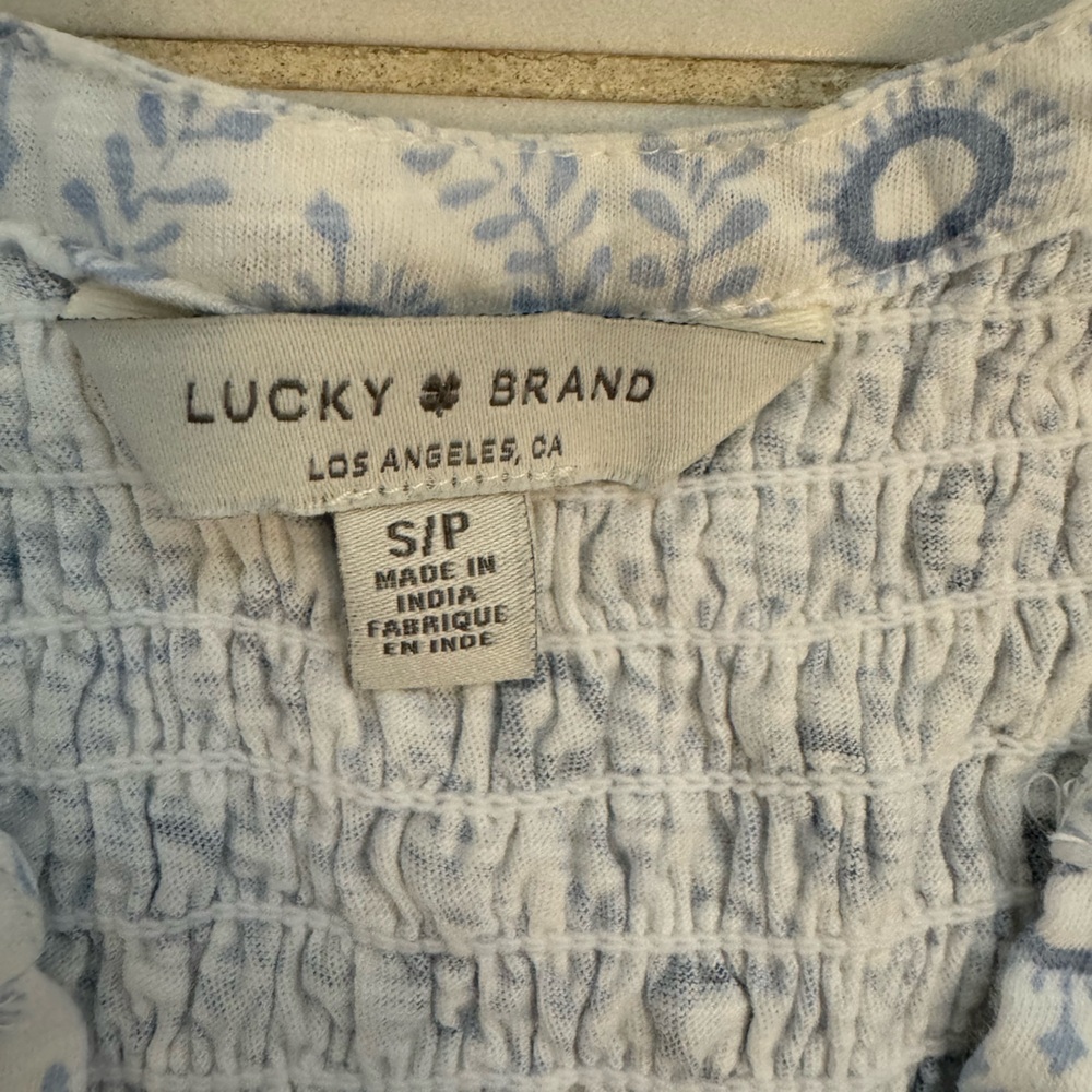 Lucky brand white and blue shirt size small - Picture 4 of 4